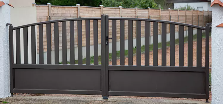 Advanced Gate Solutions in Lake Magdalene, FL