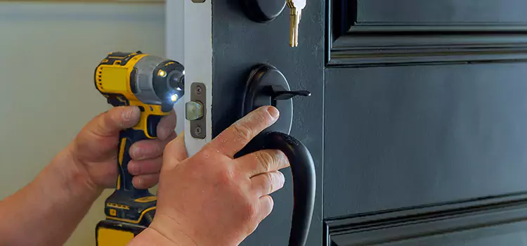 Locksmith Emergency Service Lake Magdalene